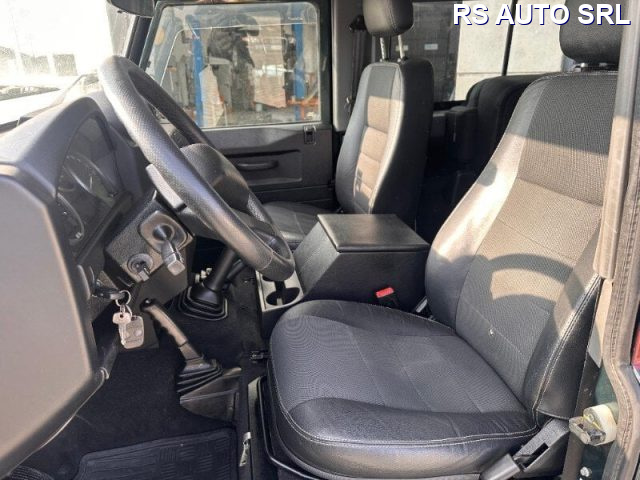 LAND ROVER Defender usata 11