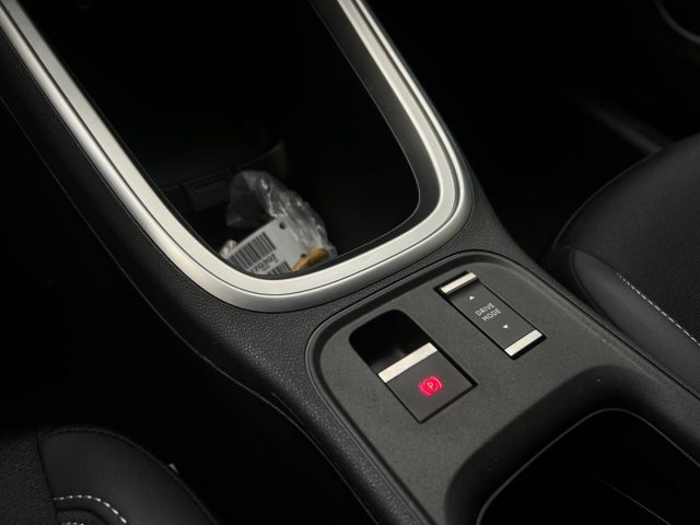 JEEP Avenger usata, con Volante in pelle