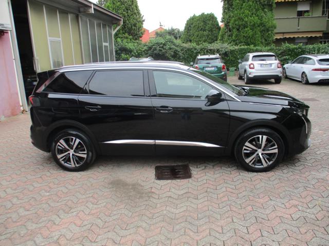 PEUGEOT 5008 usata, con Cerchi in lega