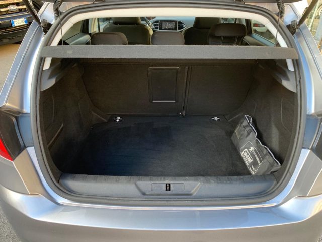 PEUGEOT 308 usata, con Cerchi in lega