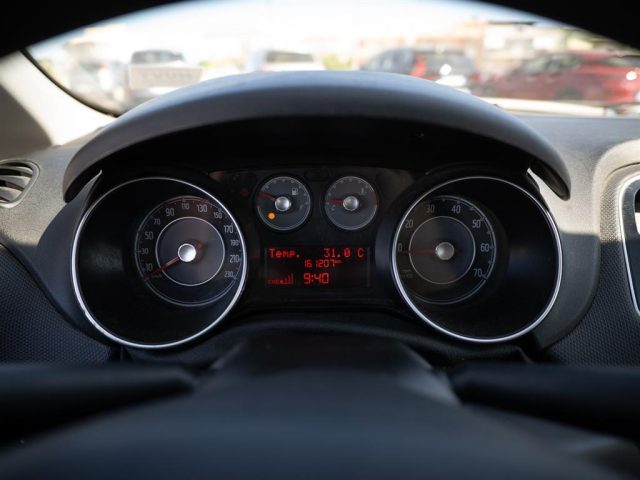 FIAT Punto usata 14