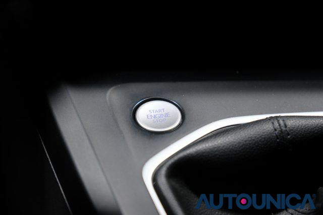 VOLKSWAGEN Golf usata, con Sensori di parcheggio posteriori