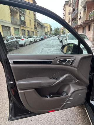 PORSCHE Cayenne usata, con Touch screen