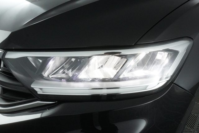 VOLKSWAGEN T-Roc usata 8