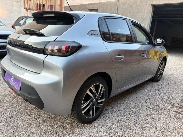 PEUGEOT 208 usata 11