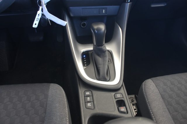 TOYOTA Yaris usata, con Bluetooth