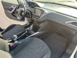 PEUGEOT 2008 usata, con Volante in pelle
