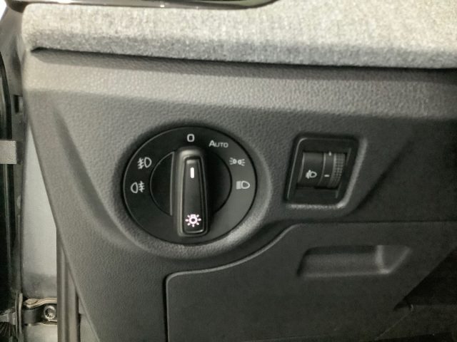 SKODA Kamiq usata, con Bracciolo