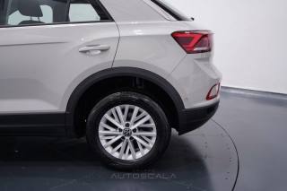 VOLKSWAGEN T-Roc usata 29