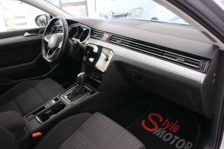 VOLKSWAGEN Passat Variant usata, con Cerchi in lega