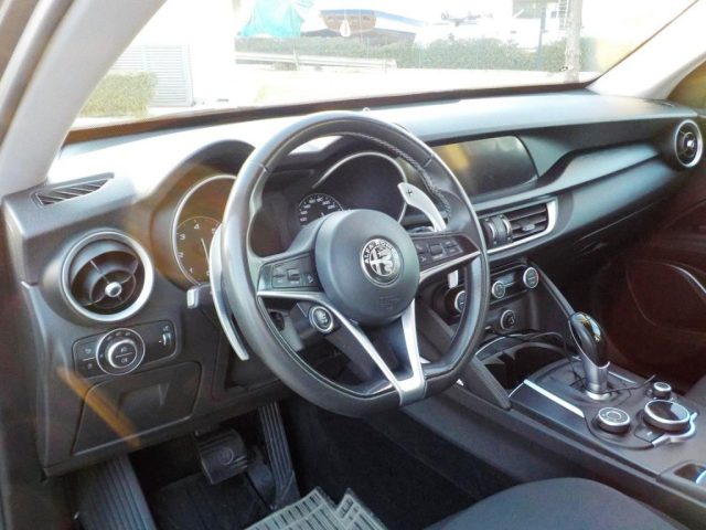 ALFA ROMEO Stelvio usata, con Volante multifunzione