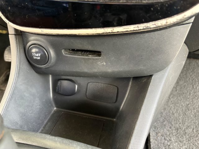 RENAULT Clio usata, con Volante multifunzione