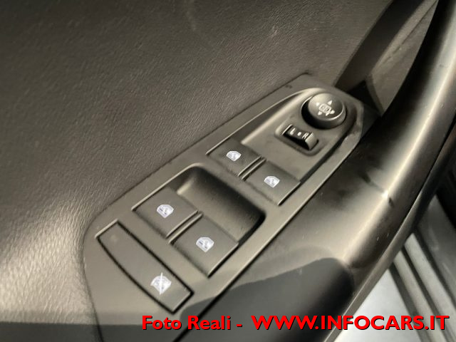 OPEL Astra usata, con Autoradio digitale