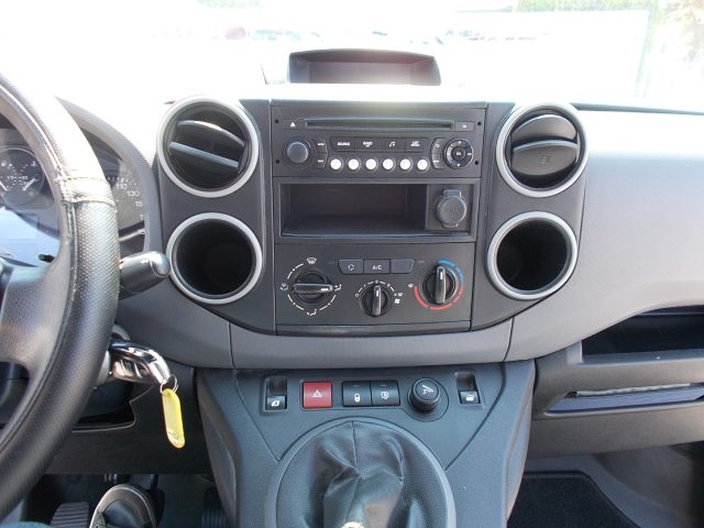 PEUGEOT Partner usata, con USB
