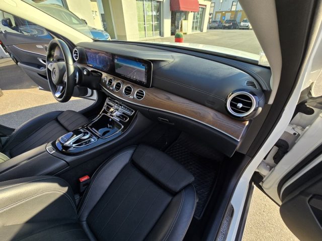 MERCEDES-BENZ E 220 usata, con Controllo trazione