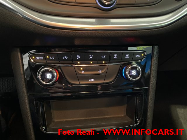 OPEL Astra usata, con USB