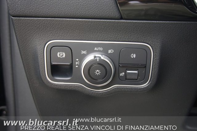 MERCEDES-BENZ B 180 usata, con Fari LED