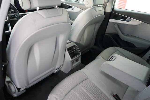 AUDI A4 usata, con Sensori di parcheggio posteriori