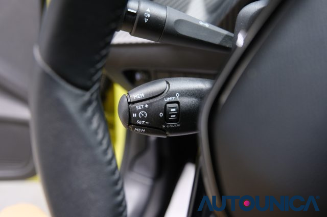 PEUGEOT 208 usata, con Volante multifunzione