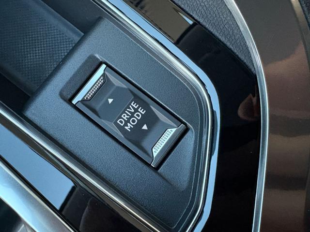 PEUGEOT 3008 usata, con Sensori di parcheggio posteriori