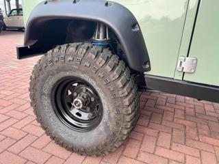 LAND ROVER Defender usata, con Sedile posteriore sdoppiato