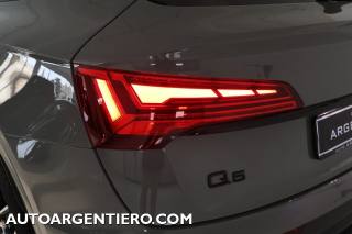 AUDI Q5 usata, con Sensori di parcheggio anteriori