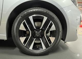 PEUGEOT 208 usata, con Boardcomputer