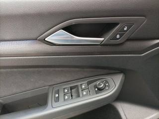 VOLKSWAGEN Golf usata, con USB