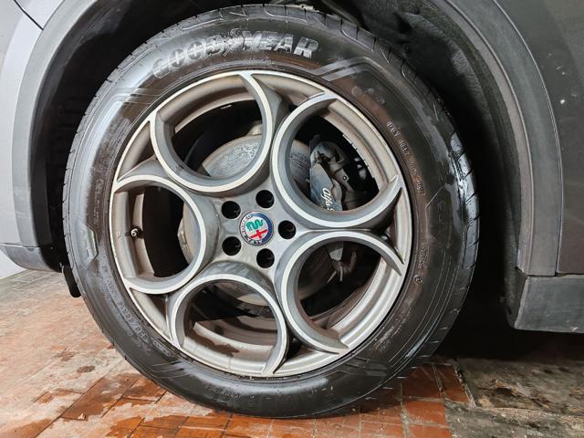ALFA ROMEO Stelvio usata, con Cerchi in lega