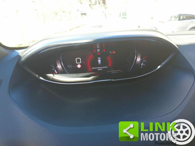 PEUGEOT 5008 usata, con Airbag laterali