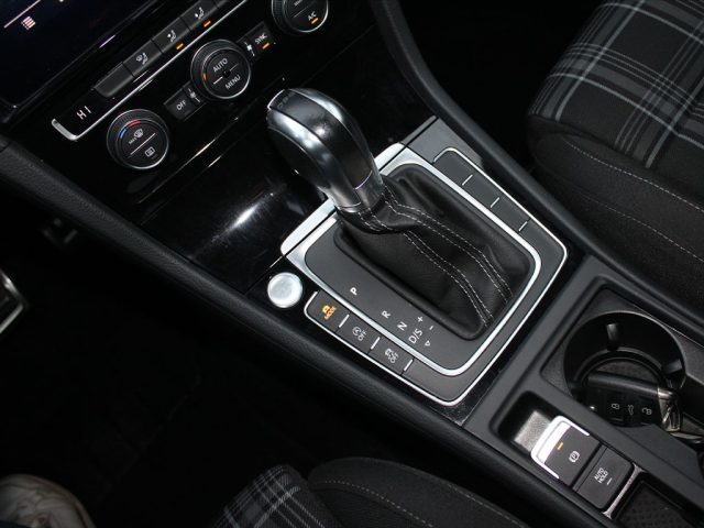 VOLKSWAGEN Golf GTD usata, con Luci diurne