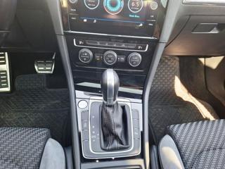 VOLKSWAGEN Golf usata, con Touch screen