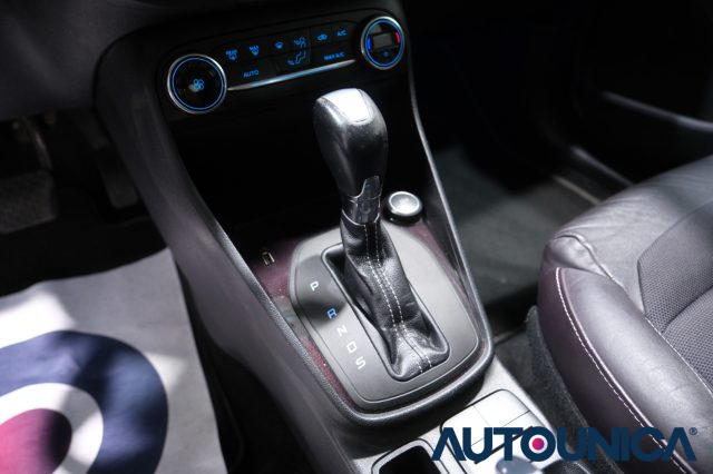 FORD Fiesta usata, con Sensori di parcheggio posteriori