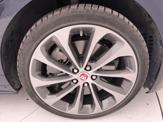 JAGUAR XE usata, con Autoradio digitale