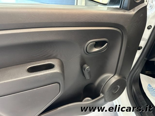 RENAULT Twingo usata 15