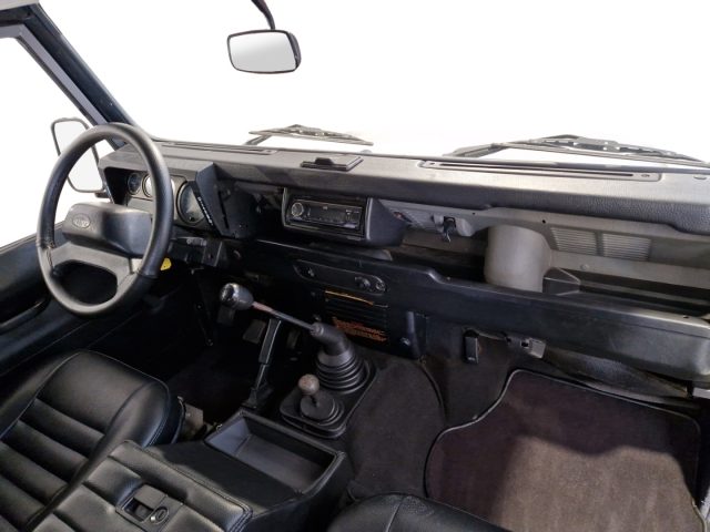 LAND ROVER Defender usata 8