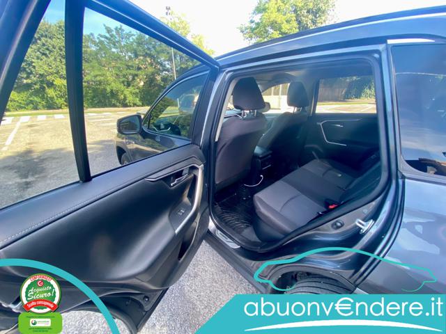TOYOTA RAV 4 usata, con Controllo automatico clima