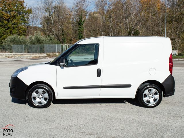 OPEL Combo usata 18