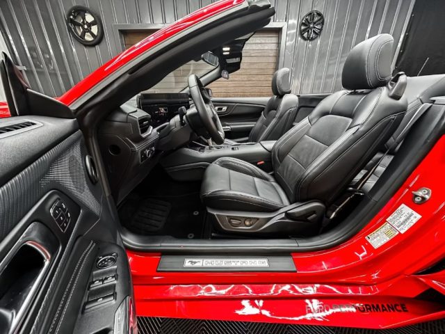 FORD Mustang usata, con Touch screen
