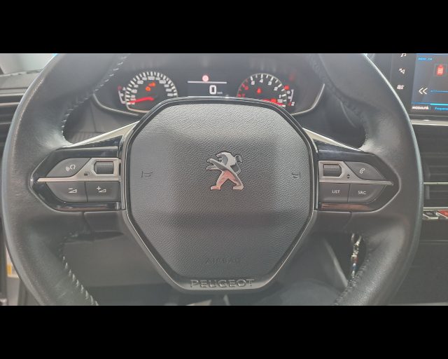 PEUGEOT 2008 usata, con Controllo automatico clima