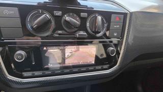 VOLKSWAGEN up! usata, con Autoradio