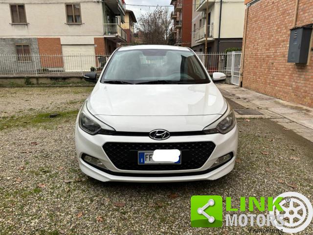 HYUNDAI i20 usata, con Airbag