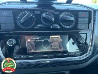 VOLKSWAGEN up! usata, con Autoradio