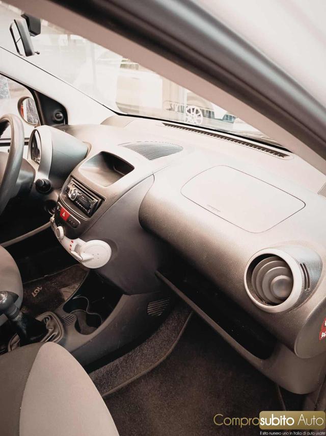 PEUGEOT 107 usata, con Sedile posteriore sdoppiato