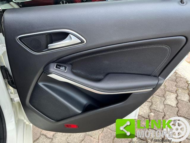 MERCEDES-BENZ CLA 180 usata, con Volante in pelle
