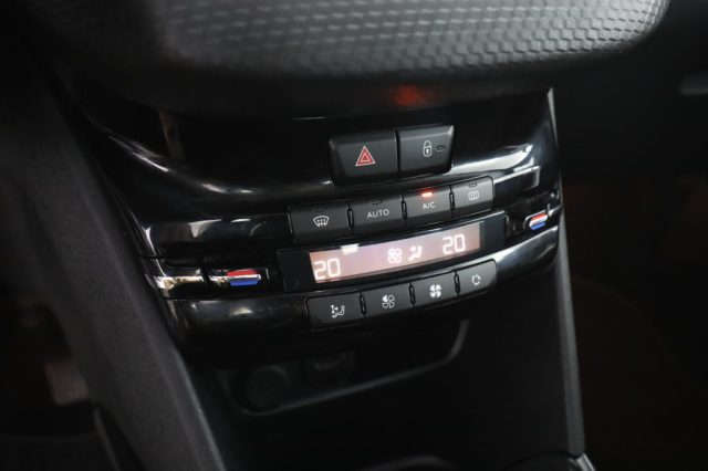 PEUGEOT 2008 usata 9