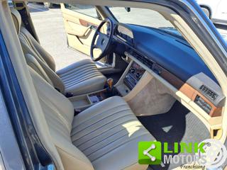 MERCEDES-BENZ 300 usata 16