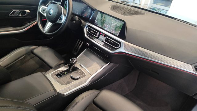 BMW 318 usata, con Fari LED