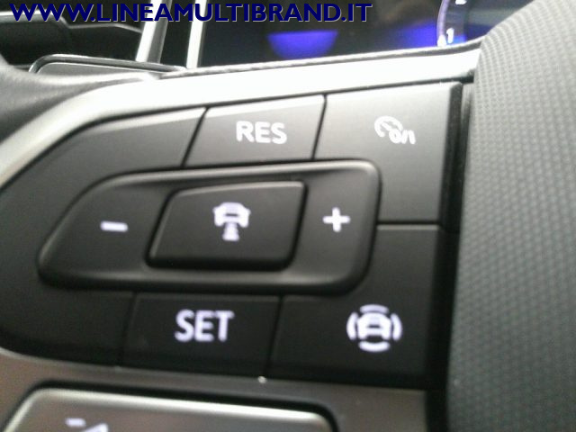 VOLKSWAGEN T-Roc usata, con USB