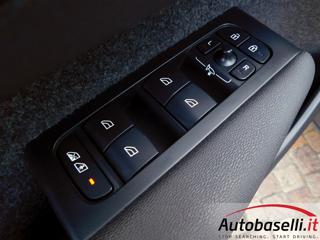 VOLVO XC40 usata, con Schermo multifunzione interamente digitale